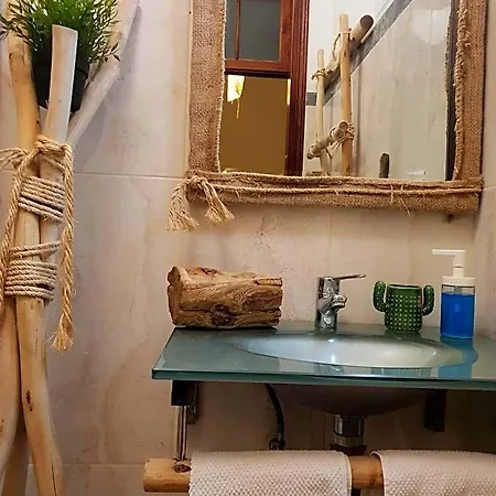 Cactus Host Hostel *